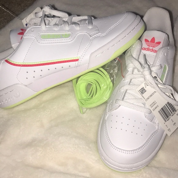 Never worn - Picture 1 of 2